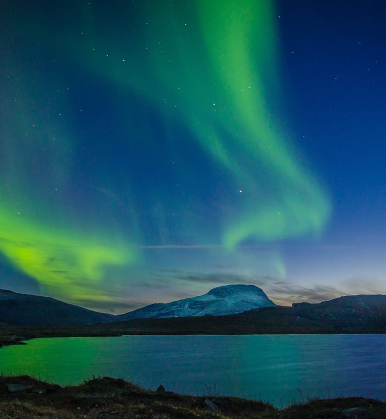 Zorza polarna (aurora borealis) w Abisko, Szwecja