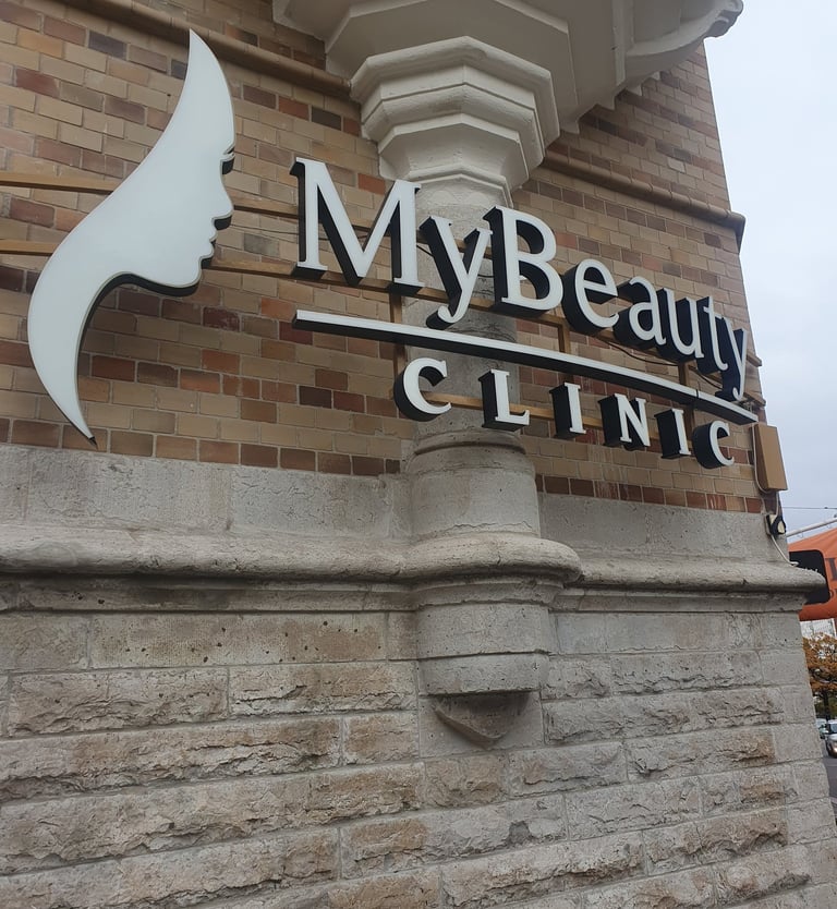 a sign that says mybeauty clinic 