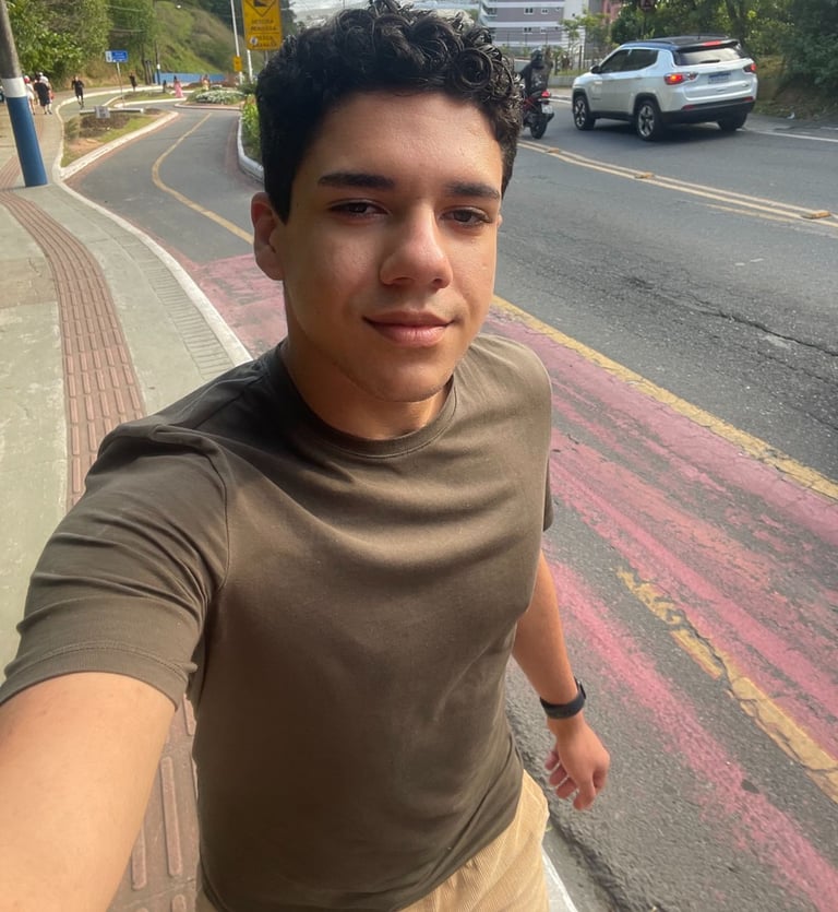 Massagista masculino que atende homens em Balneário Camboriú