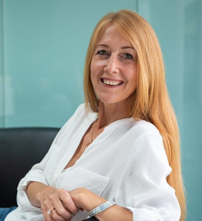 Portrait von Kristine Henniges – Expertin für Identitätsbasiertes Business Design