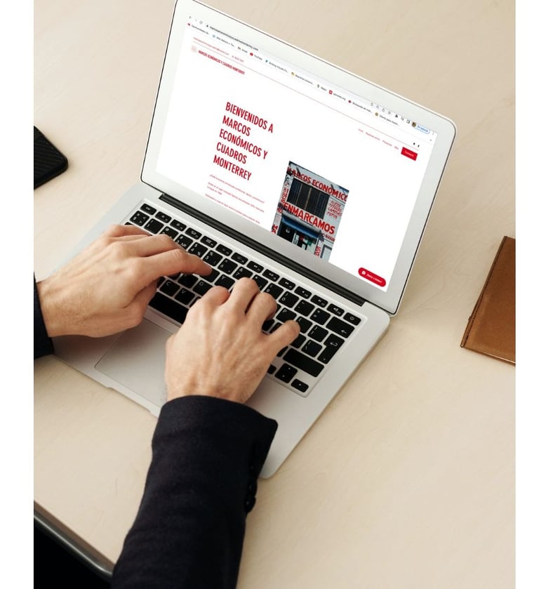 Responsive web design displayed across various devices including smartphones, tablets, and desktops.