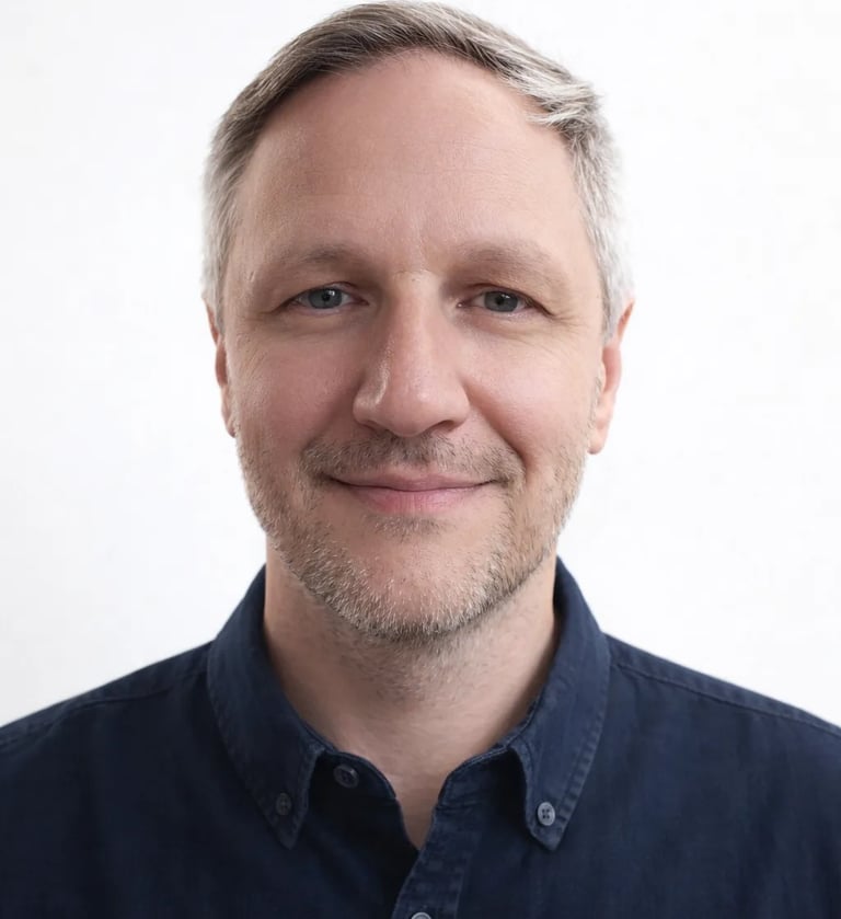 Fran Baća, dizajner i autor vodiča o ChatGPT promptovima za male poduzetnike