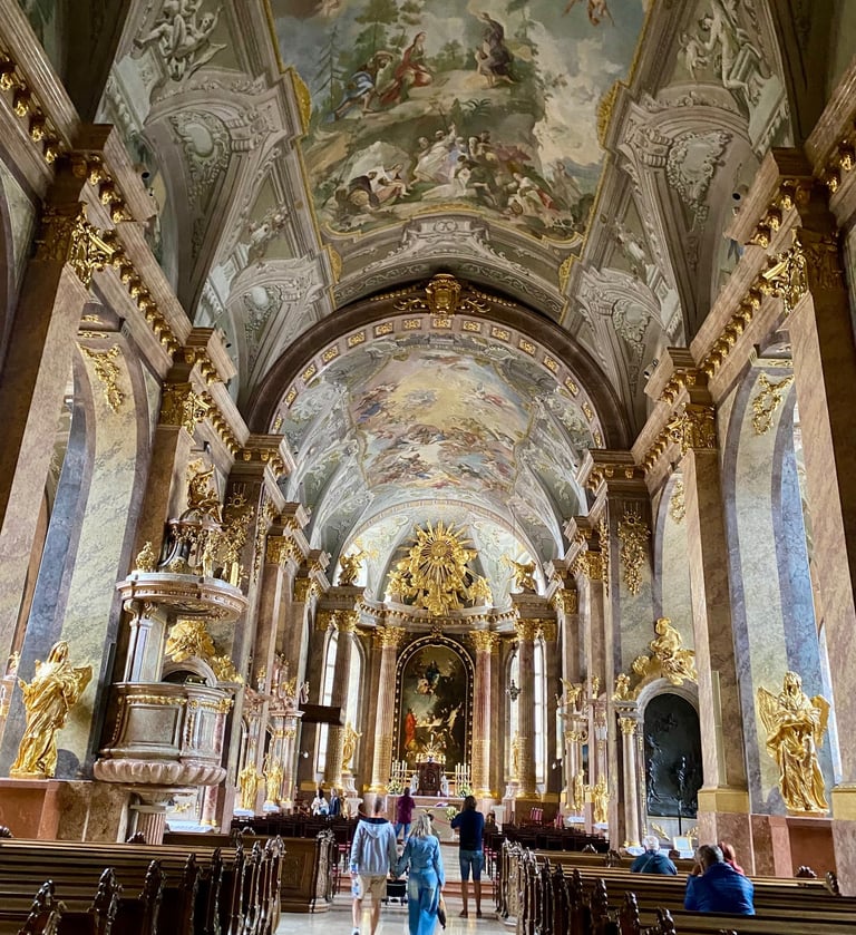 basilique-gyor-hongrie-voyage-travel-planner