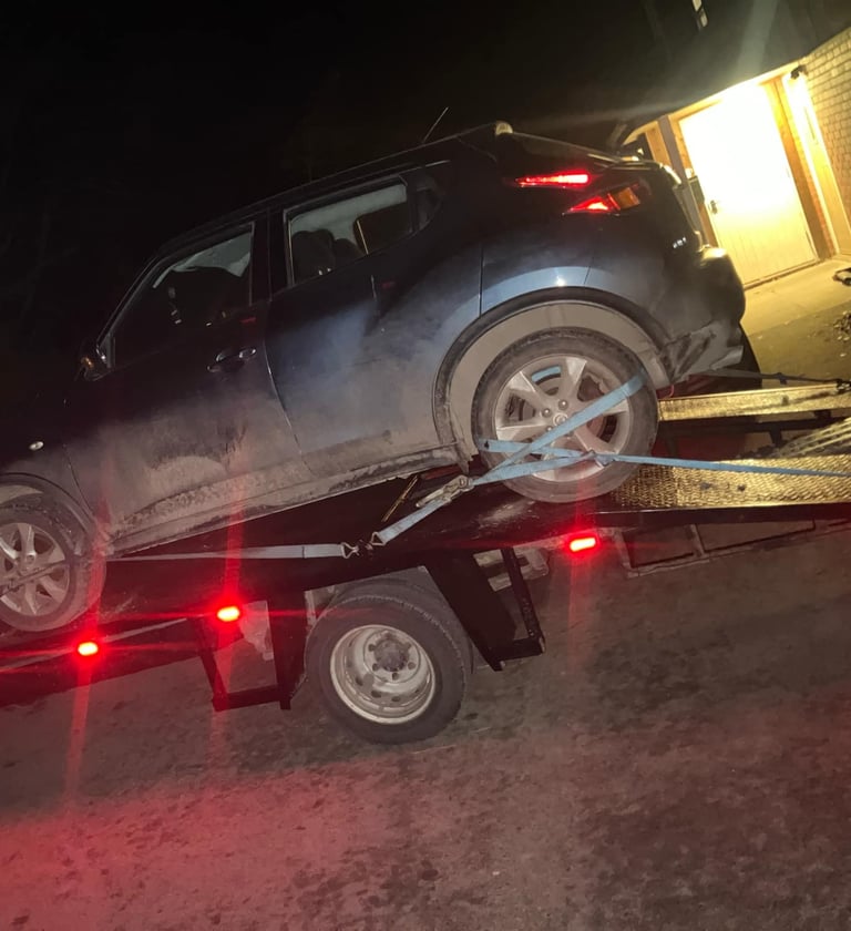 alt="Van recovery near Worcester city centre at night"