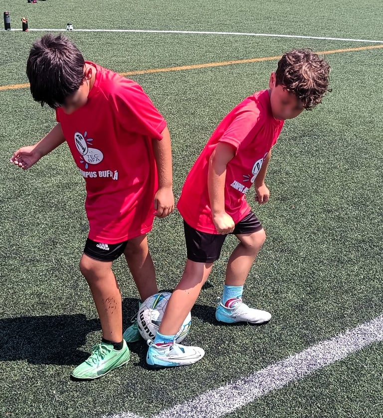 Taller de fútbol freestyle con Pro Play, aprendiendo trucos y habilidades con balón