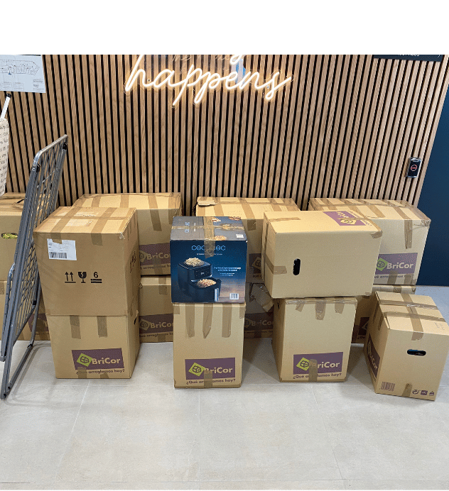 Cajas listas para almacenar en trasteros para estudiantes en Madrid durante el verano