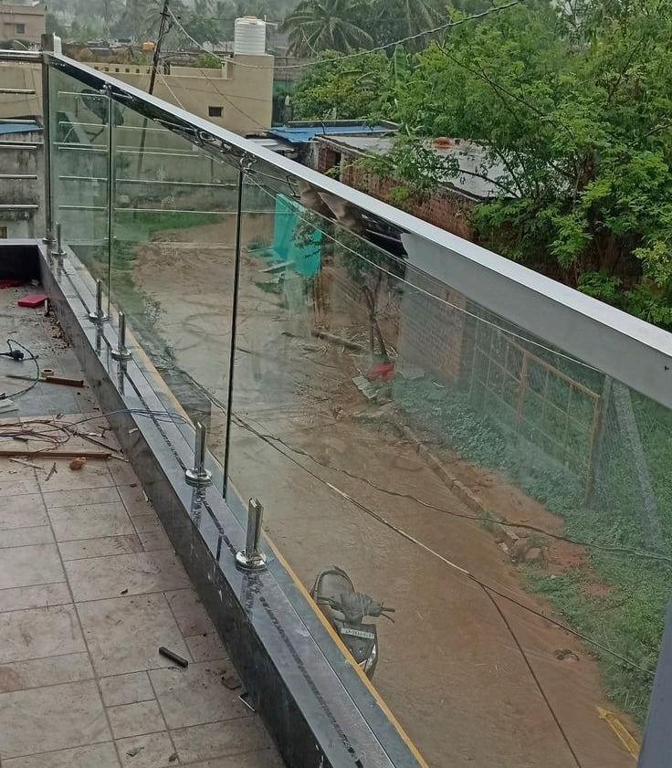 SS GLASS RAILING FRANT RAILING STAINLESS STEEL WITH GLASS RAILING MORDEN RAILING 304 FRANT RAILING