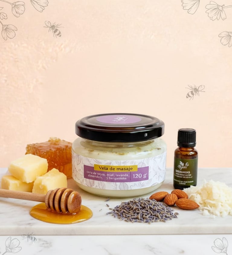 vela de soya de masaje con ingredientes naturales sobre una mesa de marmol