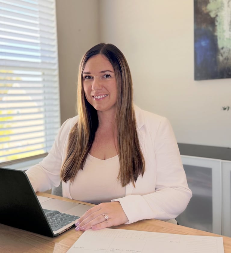 Bookkeeper Jana Muniz helping small business owners understand their financial position