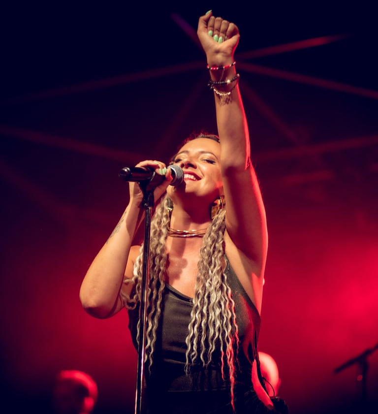 Yulia Gubenko chanteuse soul pop pour événements