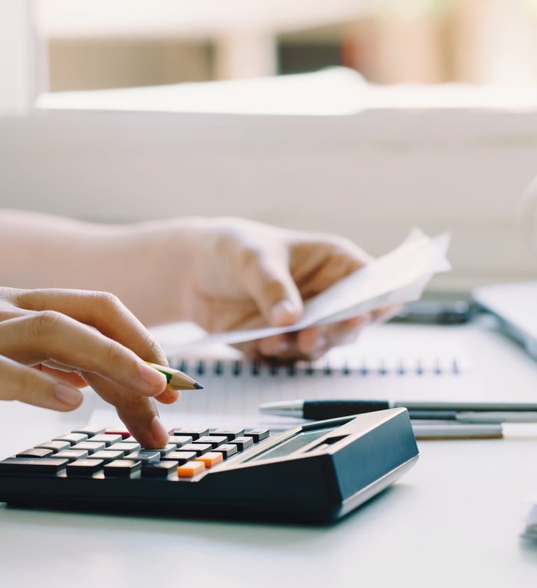 تحليل مالي لتقييم الأداء واتخاذ قرارات استثمارية في الكويت.