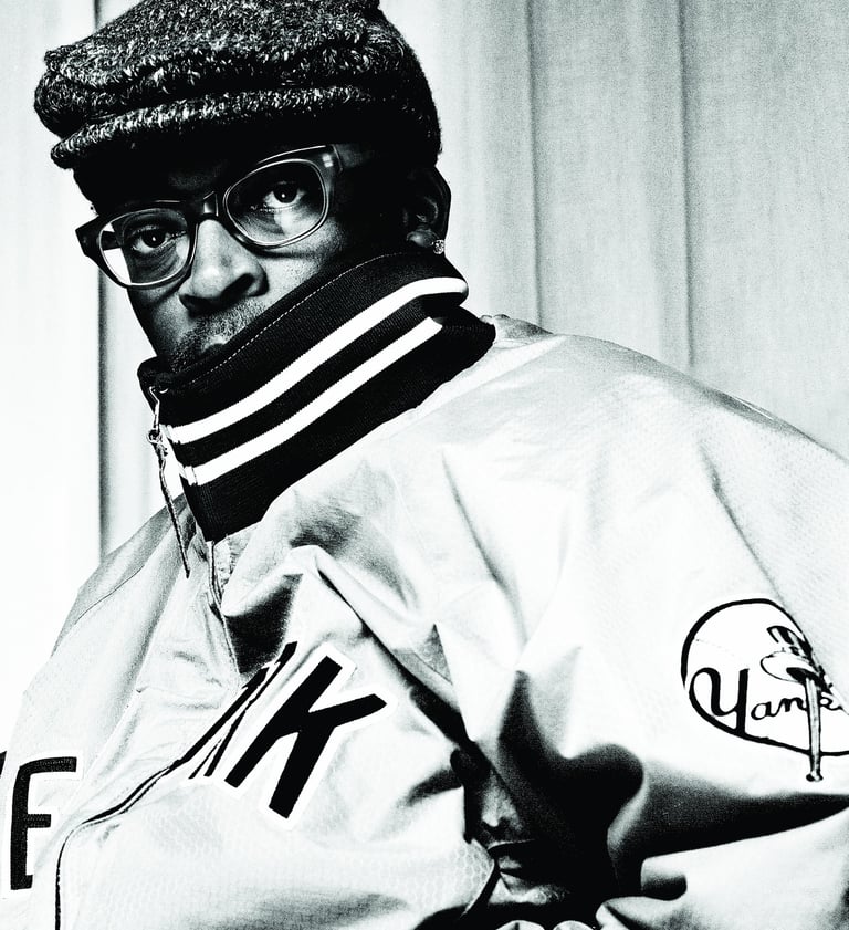 Portrait de Spike Lee en noir et blanc, Plaza Athénée Paris — photographie par Enzo Minardi