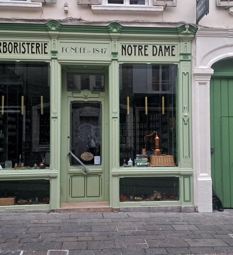 Photo de la façade de l'herboriste notre dame de Boulogne-sur-Mer 