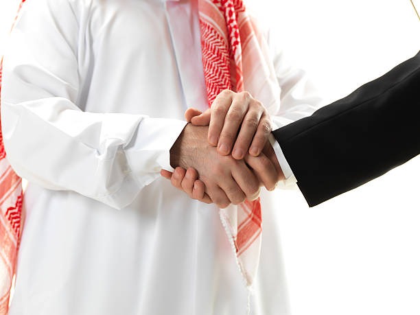 Saudi men Handshake