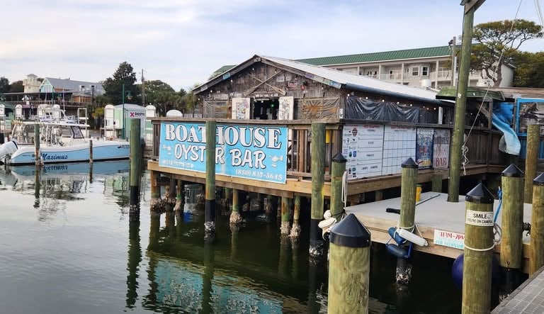 Boathouse Oyster Bar