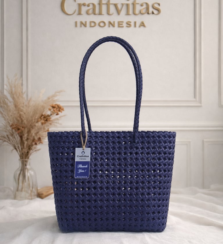 Tas anyaman plastik model sekar warna navy handmade Craftvitas Indonesia