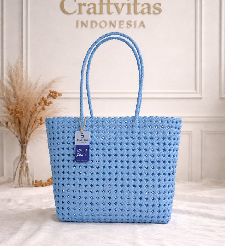Tas anyaman plastik model sekar baby blue handmade Craftvitas Indonesia