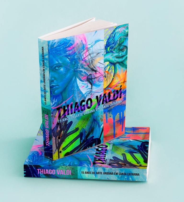 livro de arte com obras de thiago valdi