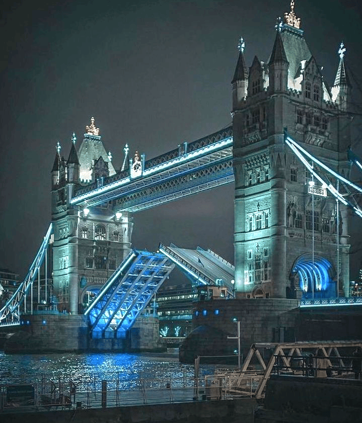 Turnul Londrei - Tower Bridge