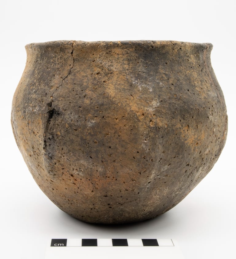 Early Anglo-Saxon shell-tempered pot from Ipswich