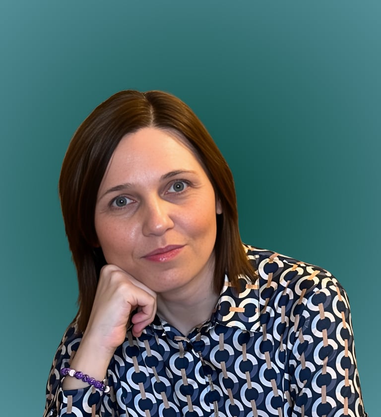 a woman with a blue shirt and a blue and white shirt