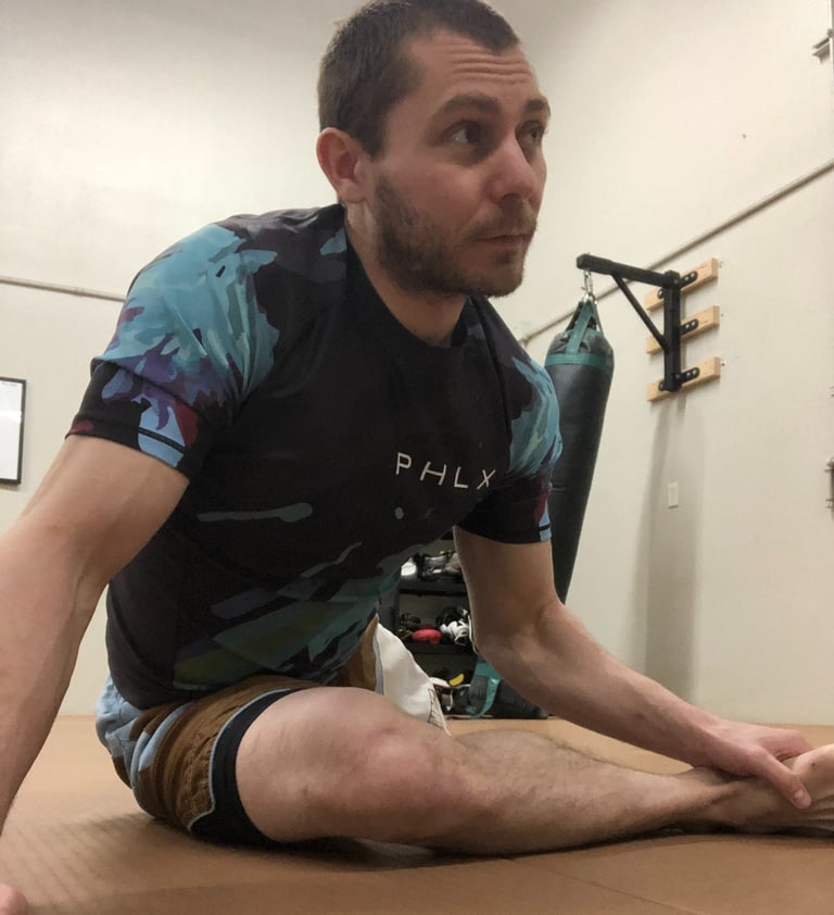 Personal Trainer talking to clients before a Fitness Workout. 