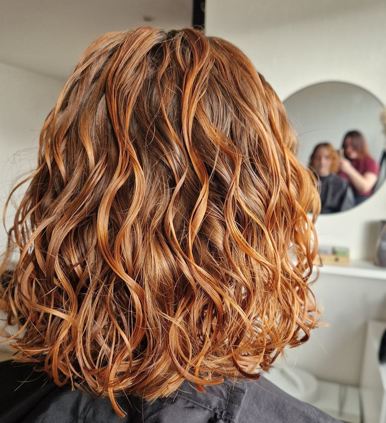 coiffure femme cheveux bouclés