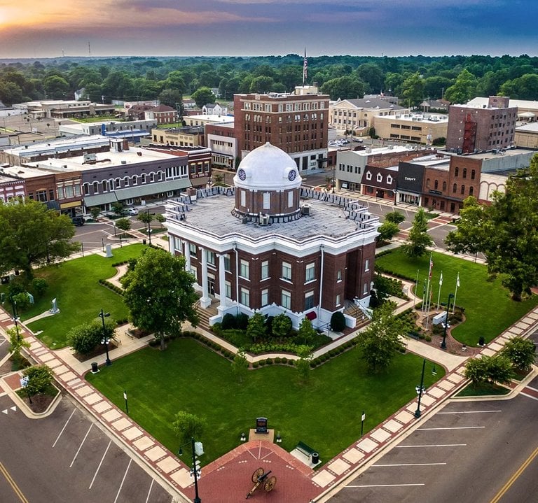 Dyersburg Courthouse Overview Picture