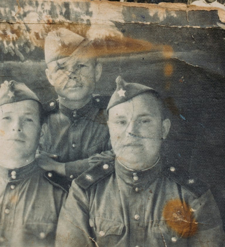 Russische Soldaten vermutlich 2.Weltkrieg, vor der Bearbeitung