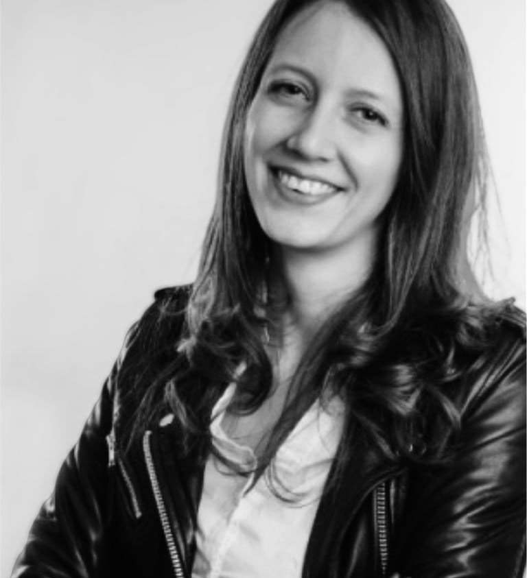 photographie d'une femme qui sourit