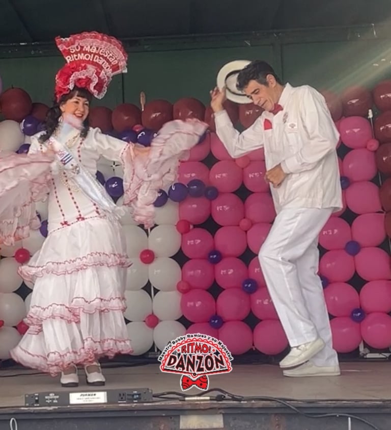 Bailando Danzon cubano clasico de salon