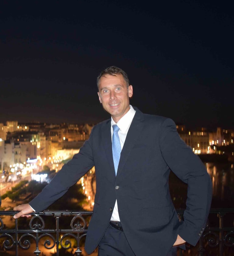 Damien Loosdregt, Chauffeur privé VTC et guide touristique pays basque