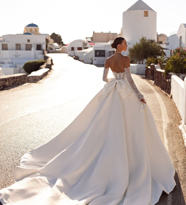 robe de mariée en satin avec manches 