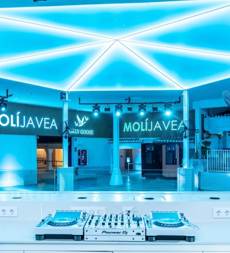 Discoteca Moli Javea con techo tensado retroiluminado Luzitech