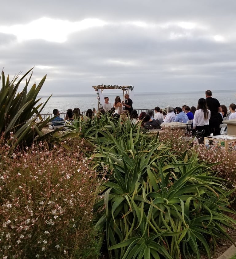 wedding ceremony at moonlight beach overlook, encinitas