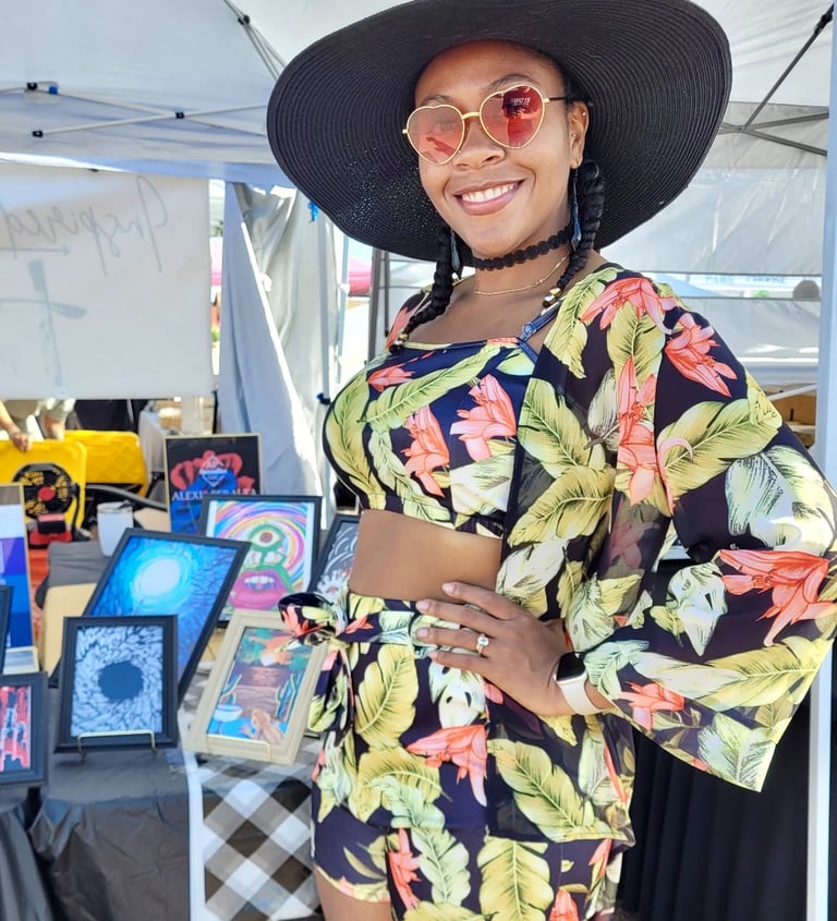 Alexis Peralta at an Art Market