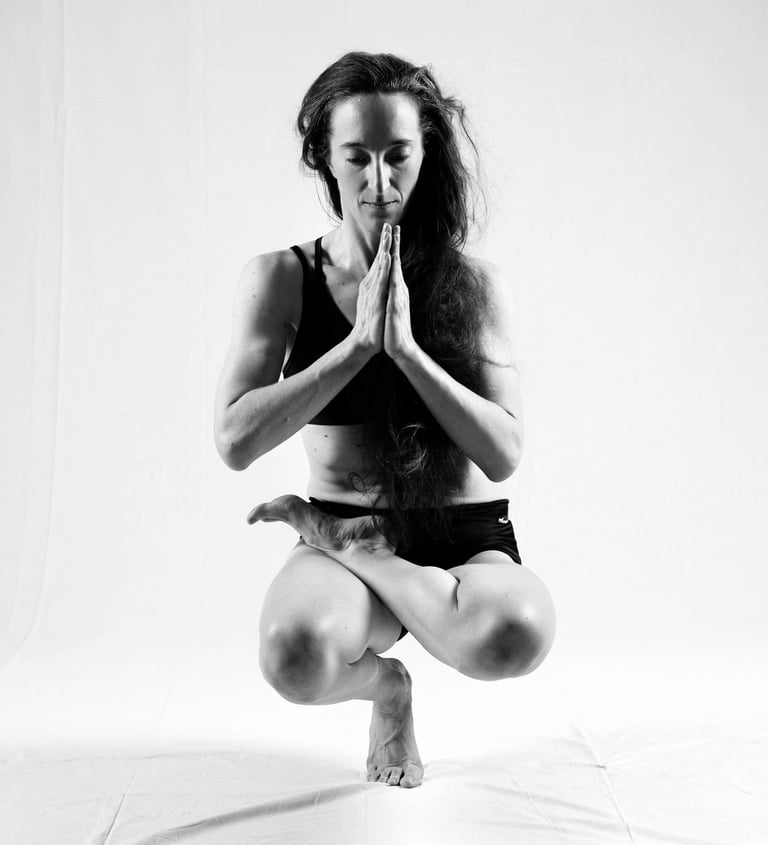 yoga teacher toestand asana