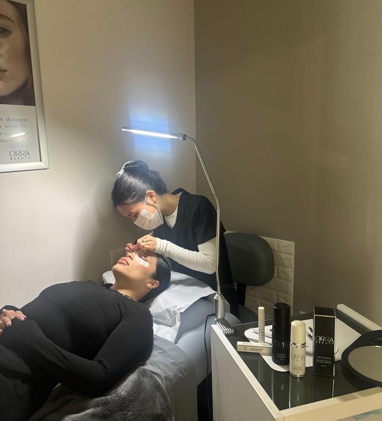 Lash Service in Private Room