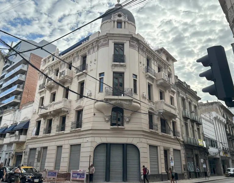 Fachada de la Casa Censi restaurada por Almapiedra. 