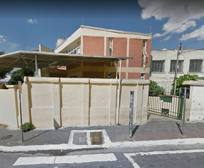 Imagem mostra coroa de flores no cemiterio freguesia do ó velar em são paulo