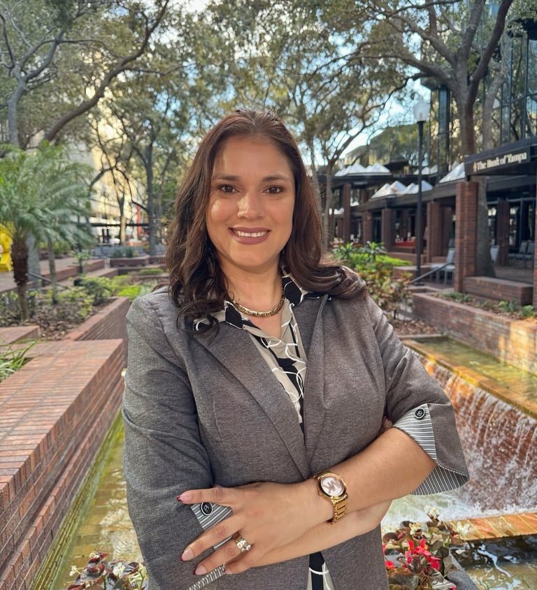 Yaneysi Lopez Realtor Headshot