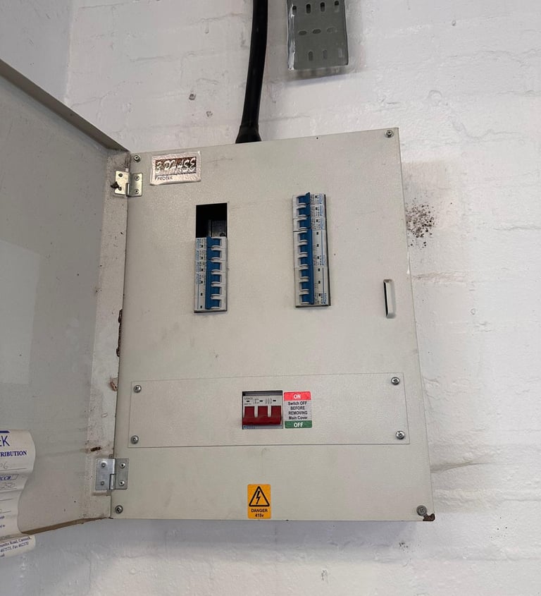 fuse box replacement work in Birmingham hard box