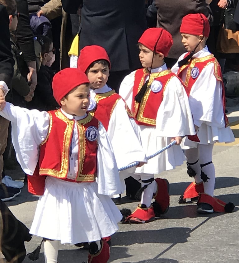 Grèce Défilé de l'indépendance Enfants evzones