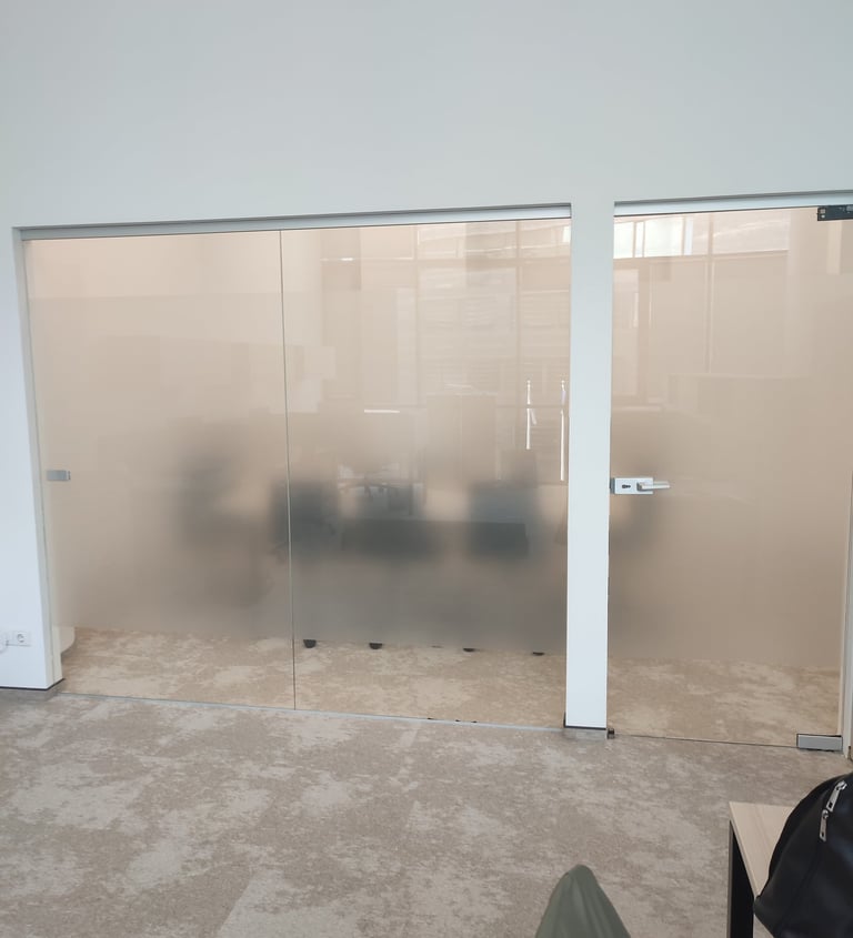 Veidrodinė ir matinė plėvelė langams