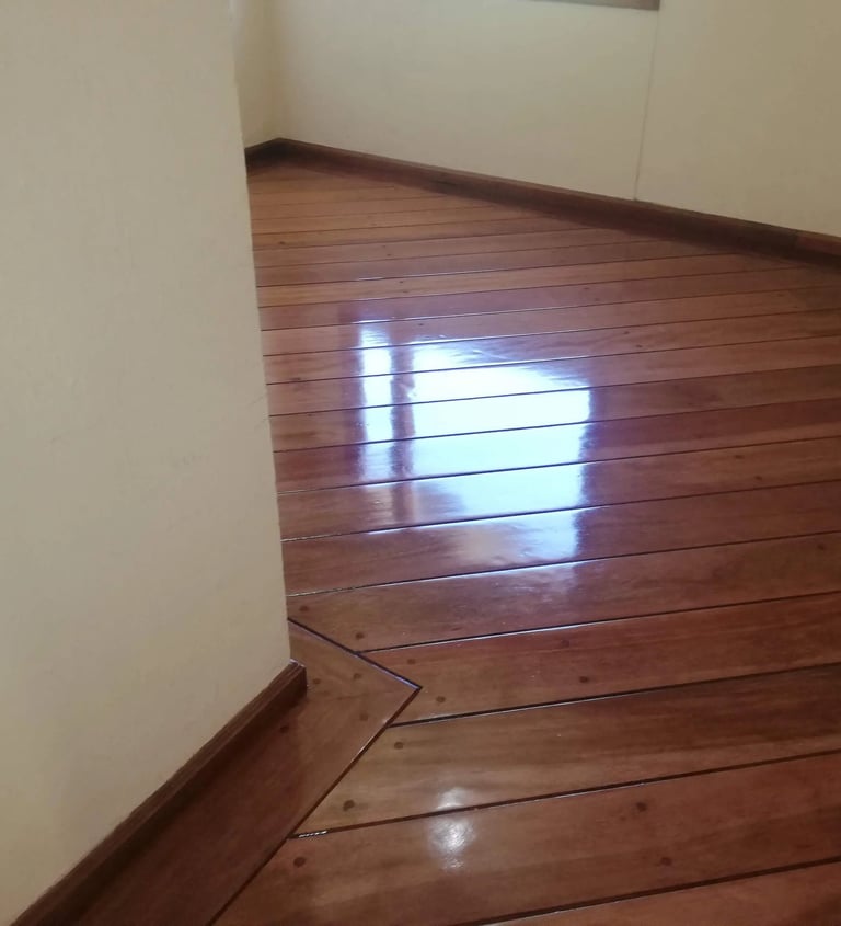 Restauracion de pisos de madera pulido y lacado serviacabados Quito