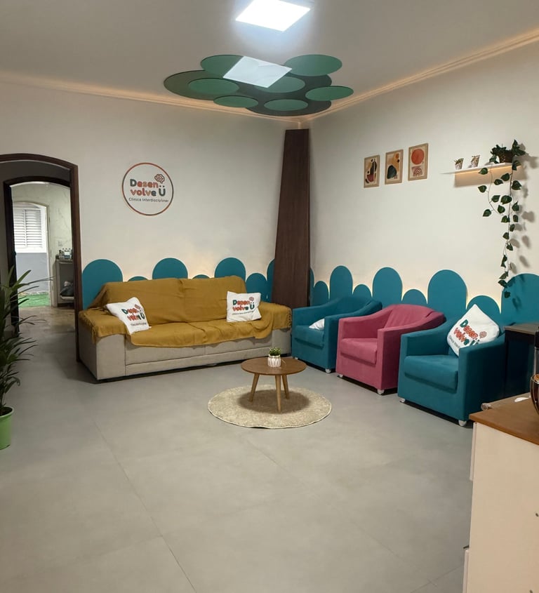 Ambiente interno Clínica DesenvolveU especializada em autismo e desenvolvimento infantil em Osasco
