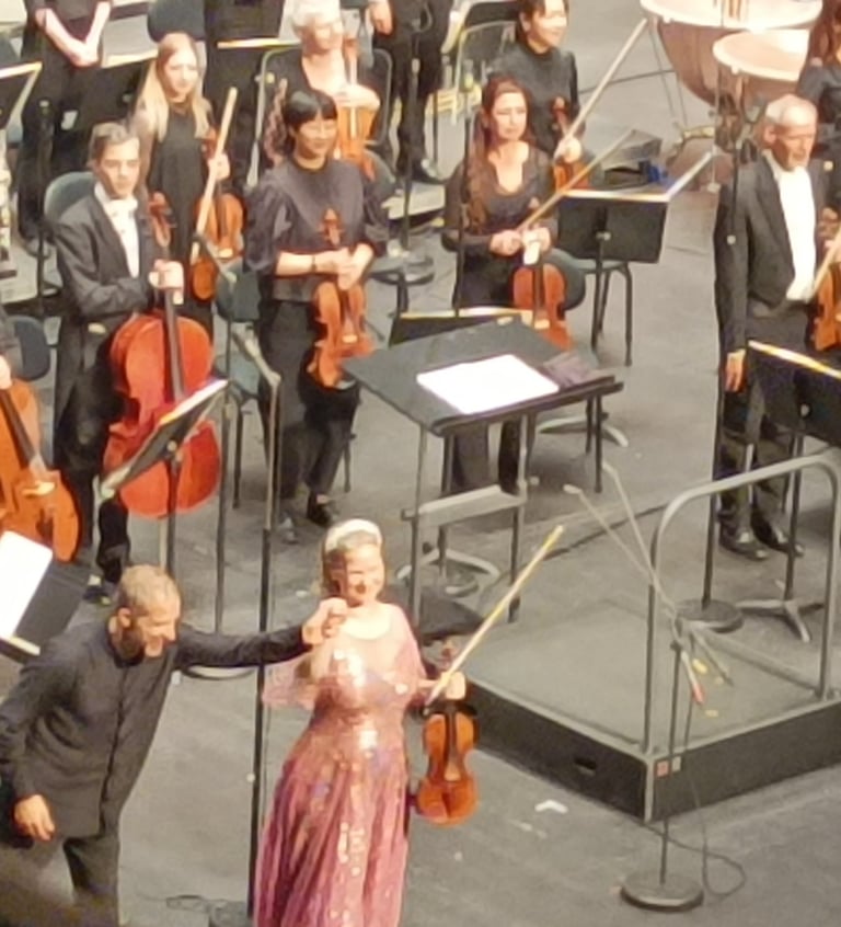 Hilary Hahn with conductor Ivan Fischer