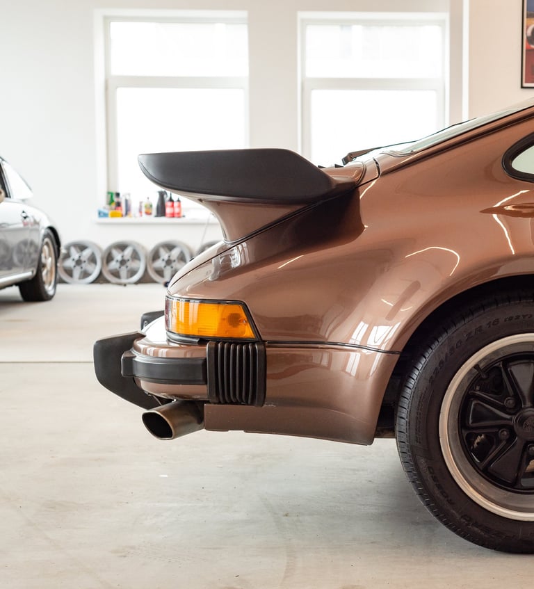 Porsche 930 Turbo rear vents