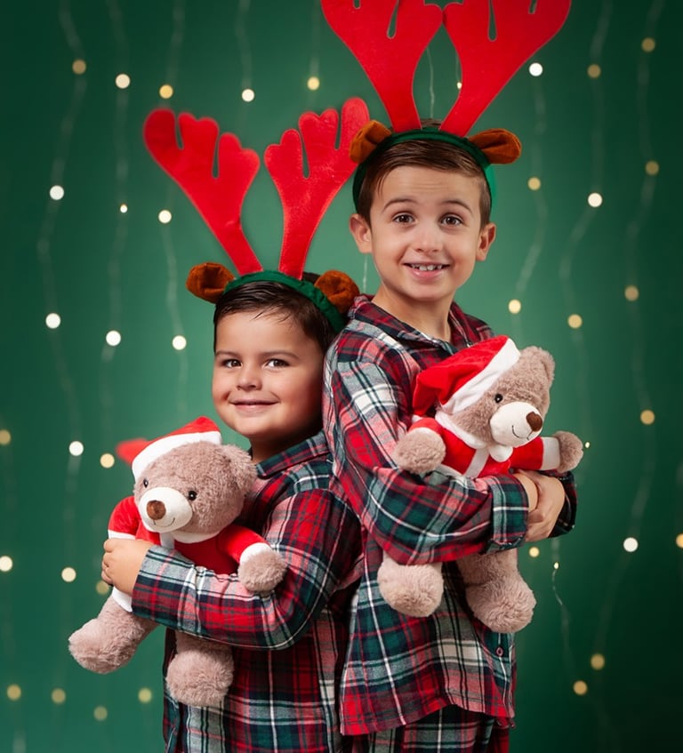 Nassira Chikhi Photographe Bebe Epinay sur Seine Noel  pyjama  cadeaux fratrie