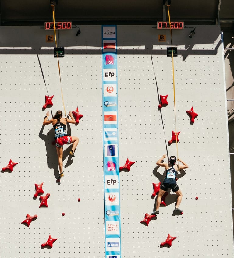 two people speed climbing